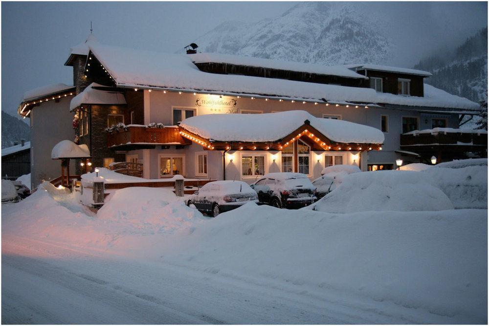 Wohlfuhlhotel Berg Heil Holzgau Exterior foto